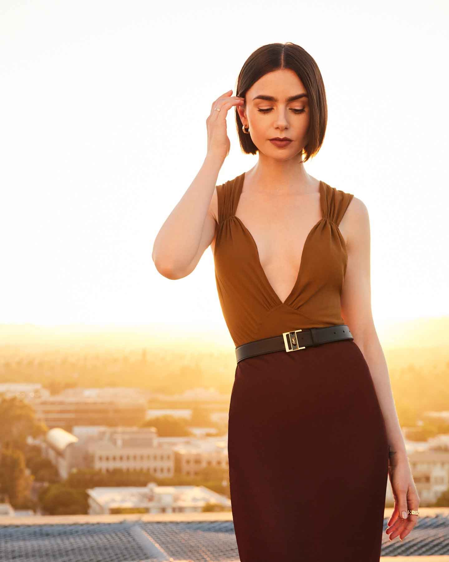 Lily Collins, in Saint Laurent, all'anteprima della nuova stagione di Emily in Paris, Los Angeles